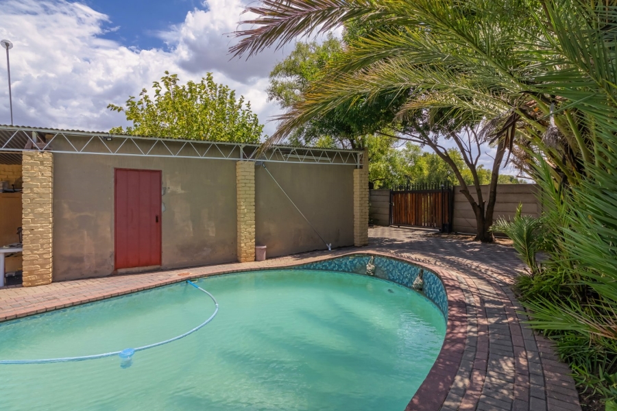 3 Bedroom Property for Sale in Kroonheuwel Free State